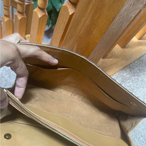 Authentic MCM studded clutch/crossbody - Picture 4 of 6